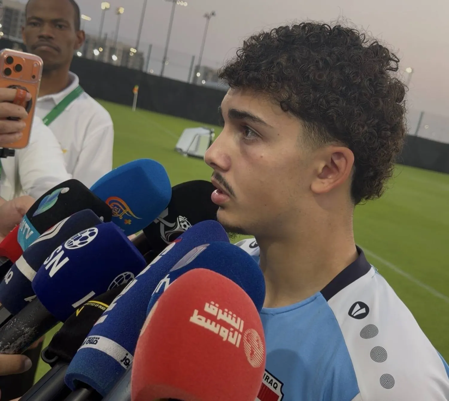 يوسف النصراوي لاعب المنتخب العراقي (الشرق الأوسط)  