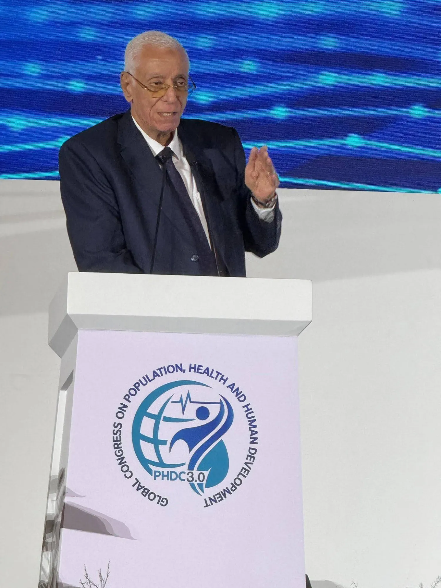 الطبيب المصري حسام موافي أستاذ طب الحالات الحرجة بجامعة القاهرة (صفحته على «فيسبوك»)