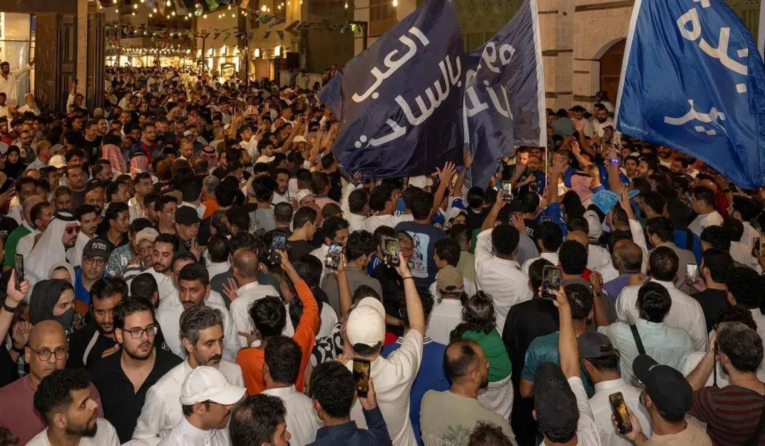 تدفق كبير لمشجعي المنتخبات الخليجية في أروقة وساحات جدة التاريخية (واس)