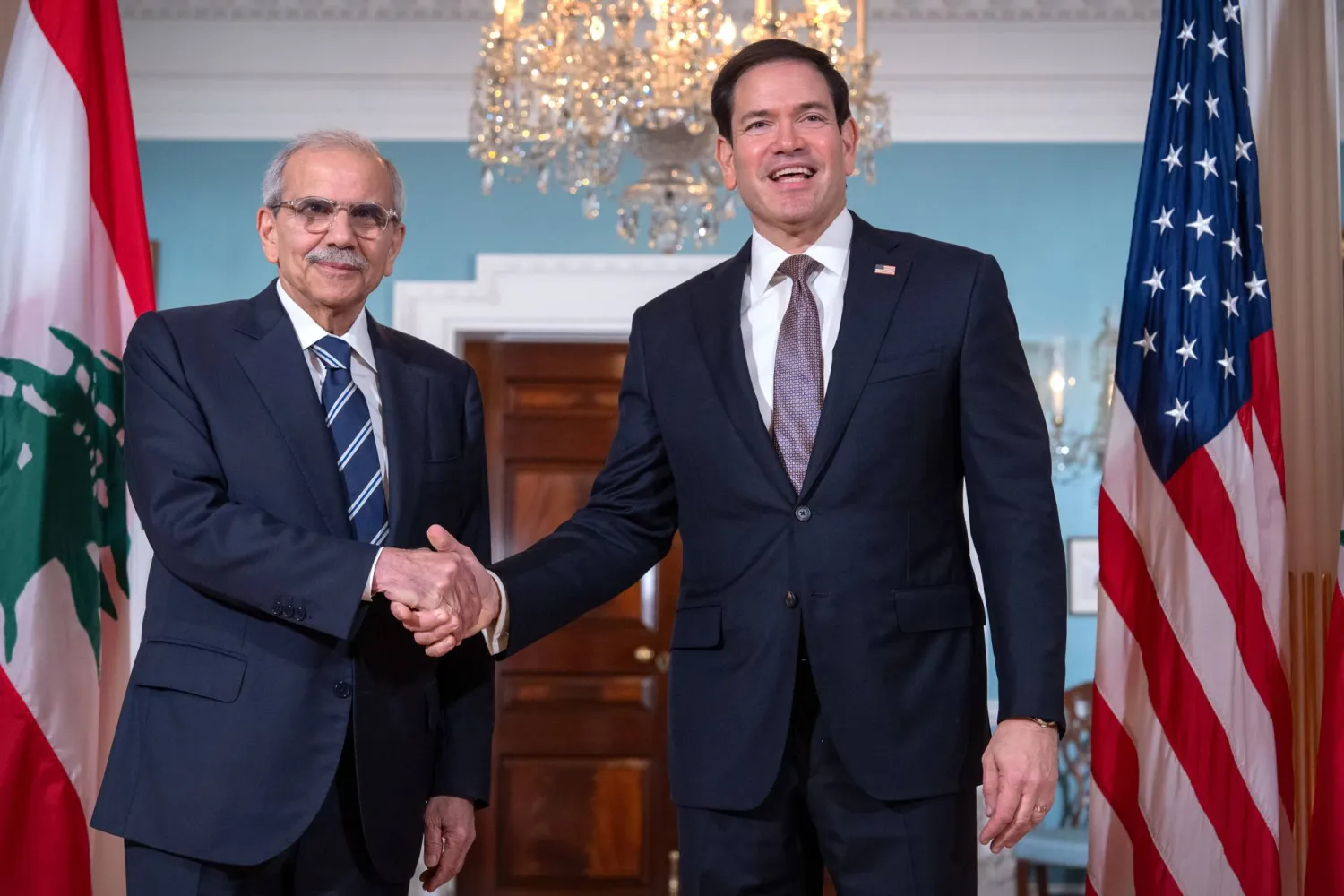 وزير الخارجية ماركو روبيو يصافح رئيس الوزراء اللبناني نواف سلام في مقر وزارة الخارجية يوم الاثنين 28 سبتمبر 2026 في واشنطن (أ.ب)