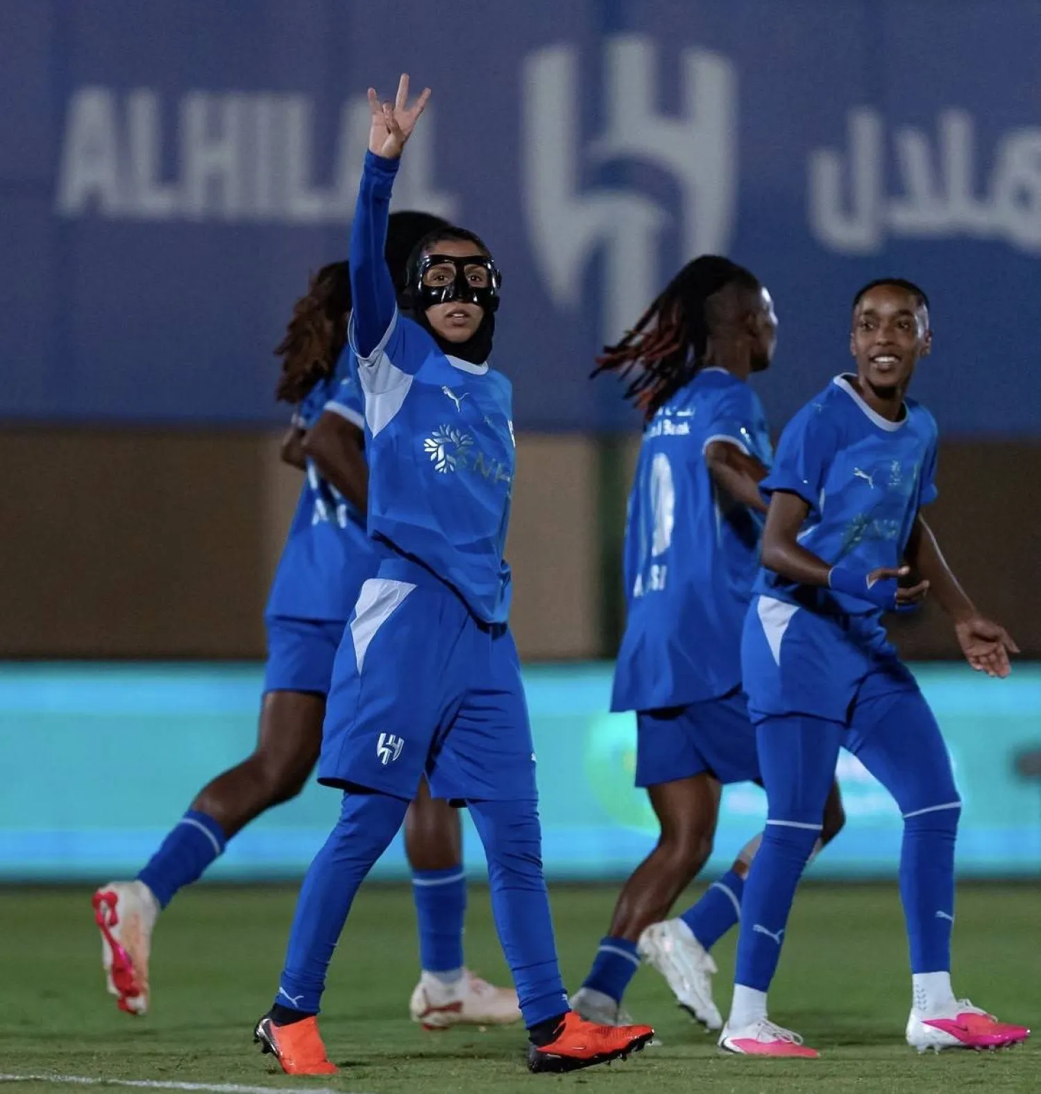 العلا يواجه مستضيفه الهلال على استاد الأمير محمد بن عبد العزيز بالمدينة المنورة (نادي الهلال)