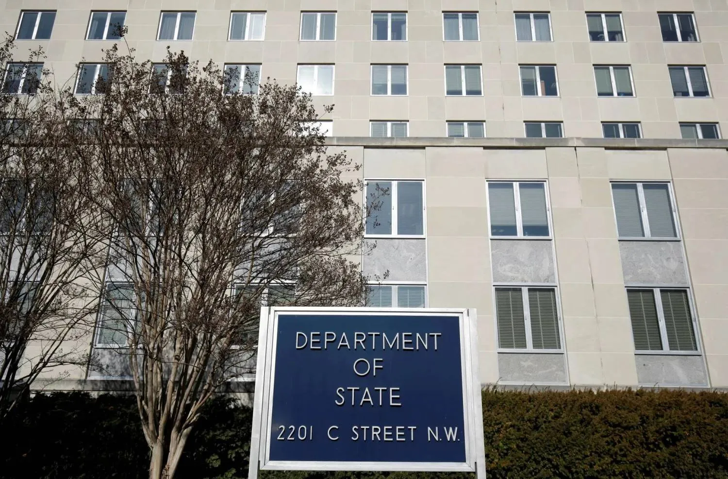 FILE PHOTO: A general view of a US State Department sign outside the US State Department building in Washington, DC, US, July 11, 2025. REUTERS/Annabelle Gordon/File Photo