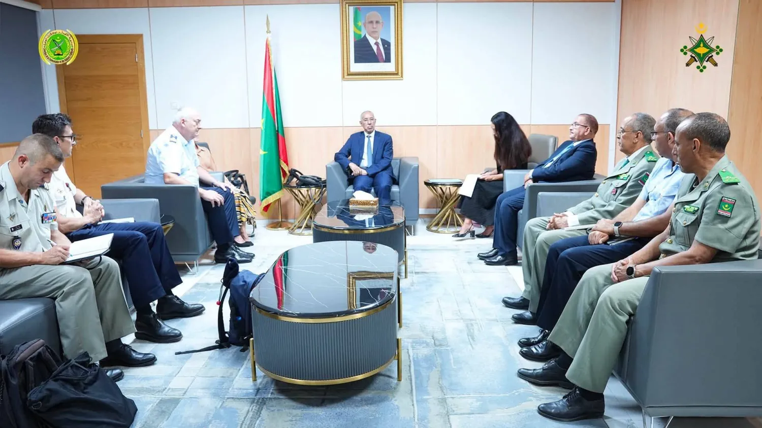 جانب من اجتماعات وفد الناتو مع وزير الدفاع الموريتاني حننه ولد سيدي في نواكشوط الثلاثاء (الجيش الموريتاني)