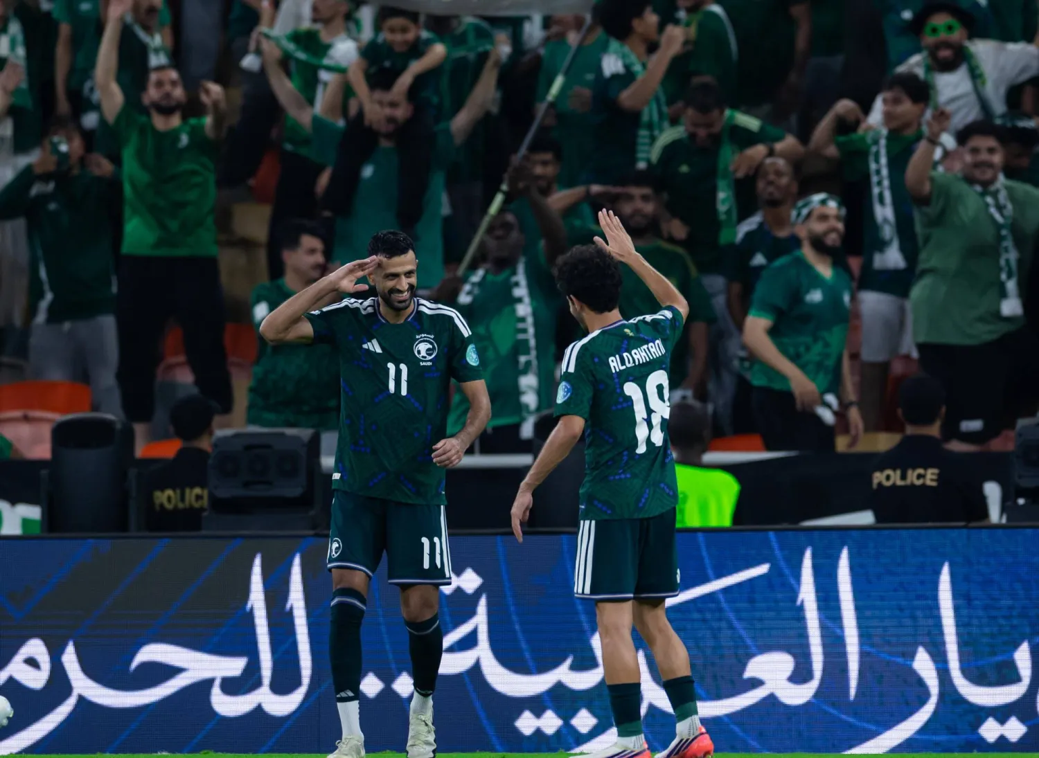 يتطلع الأخضر لبلوغ نهائي البطولة عندما يلاقي قطر السبت (المنتخب السعودي)