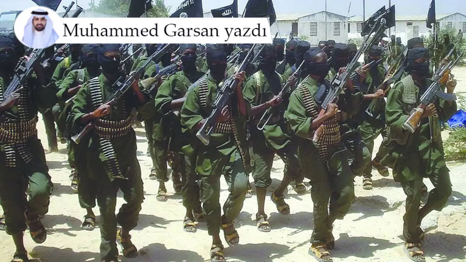 (foto altı) Somali’deki eş-Şebab örgütünün üyeleri (Arşiv – AFP)