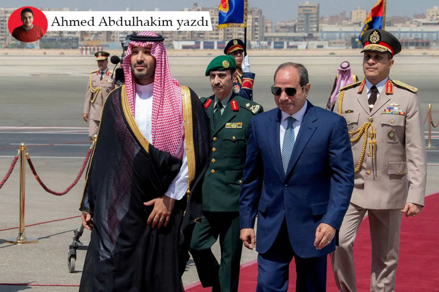 Mısır Cumhurbaşkanı Abdulfettah Sisi, Suudi Arabistan Başbakanı ve Veliaht Prensi Muhammed bin Selman’ı Kahire Havalimanı’na varışında karşıladı. (Reuters)