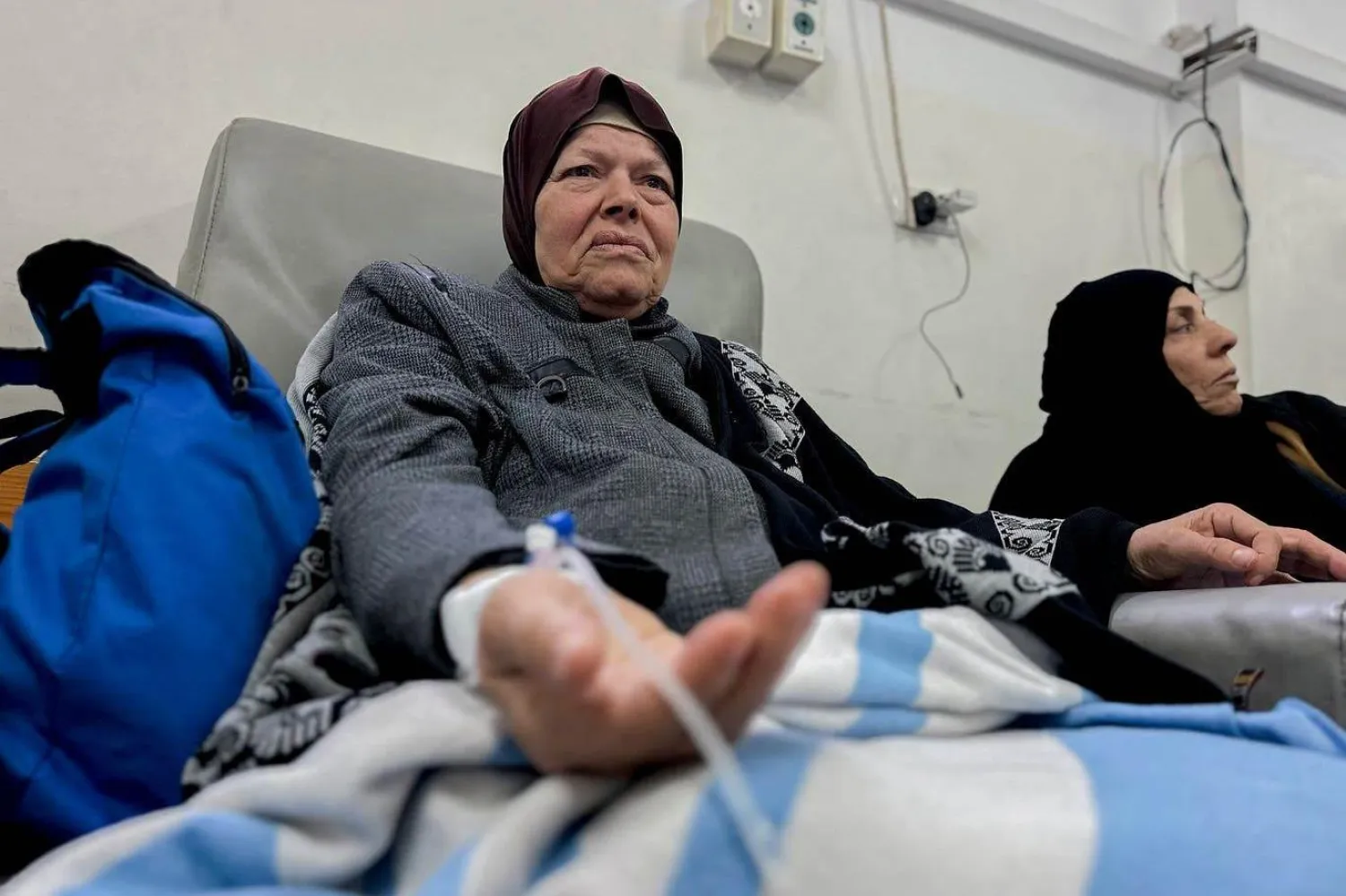 Filistinli kanser hastaları, ocak ayında Gazze Şeridi'ndeki bir sağlık kuruluşunda tedavi görüyor (Middle East Images/AFP)