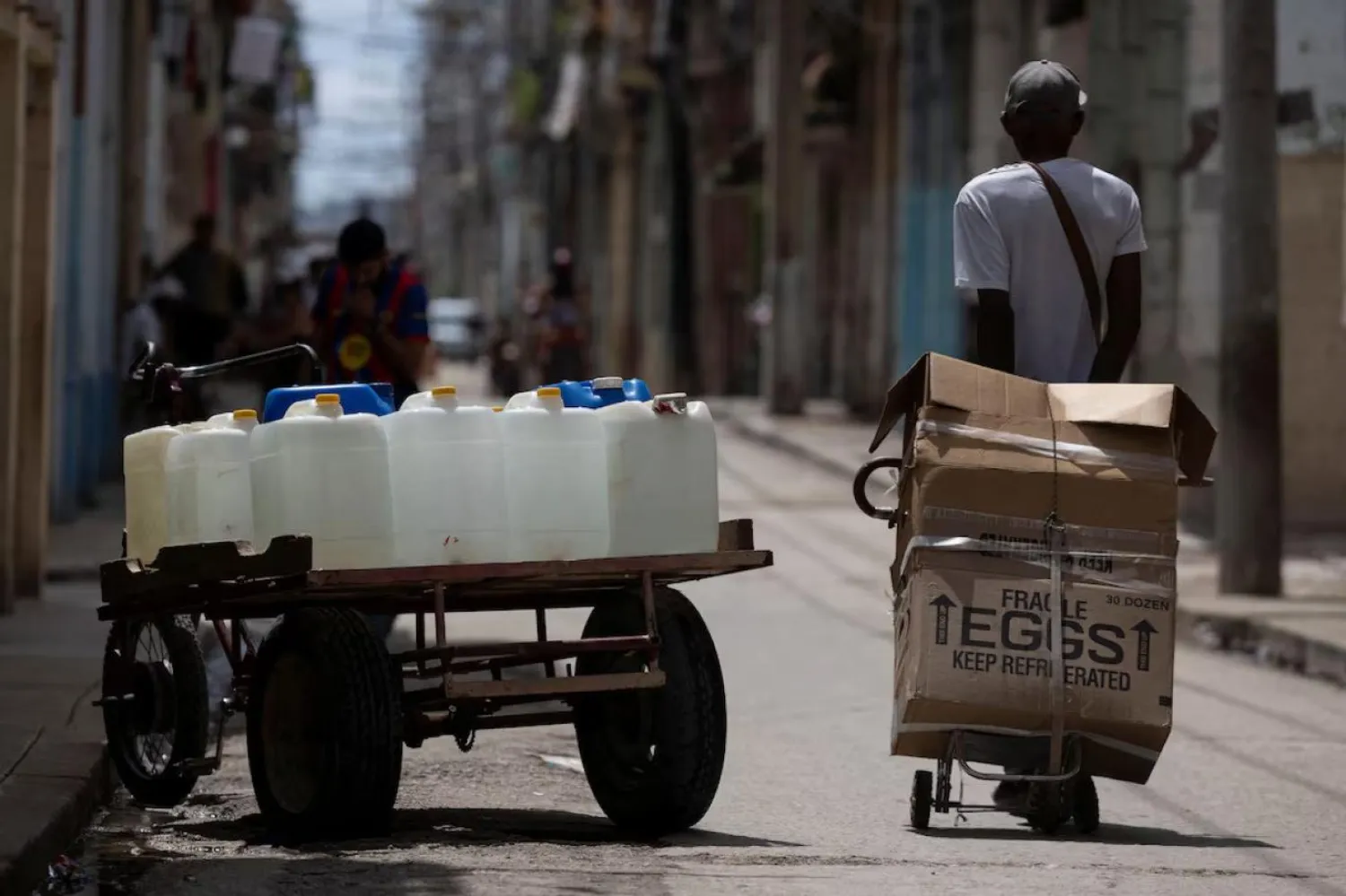 Su kesintileri nedeniyle başkent Havana'da viral hastalıklar yayılıyor (Reuters)