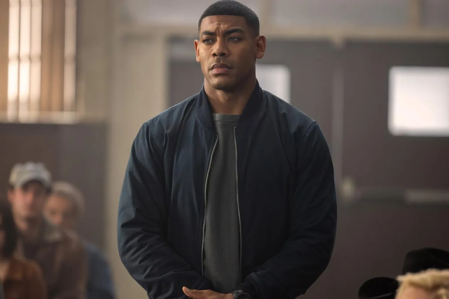 32 yaşındaki Aaron Pierre, Netflix'in aksiyon filmi Rebel Ridge'deki rolüyle de tanınıyor (Netflix)