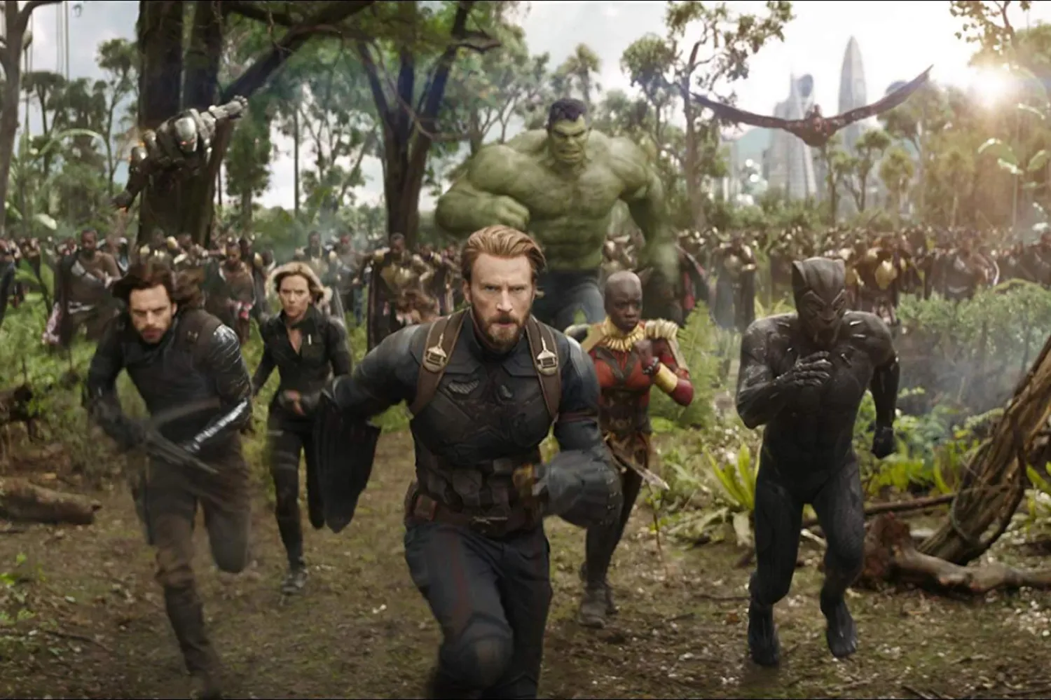 Avengers: Endgame, Thanos'un evrenin yarısını yok etmesinin ardından hayatta kalan Avengers üyelerinin bu yıkımı geri almak için son bir umutla yeniden bir araya gelmesini konu alıyor (Walt Disney Studios Motion Pictures)