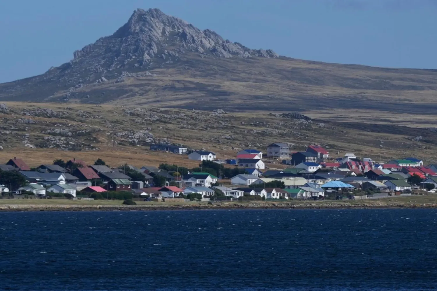Falkland Adaları tartışması, Londra ve Buenos Aires arasındaki gerilimi artırıyor (AP)