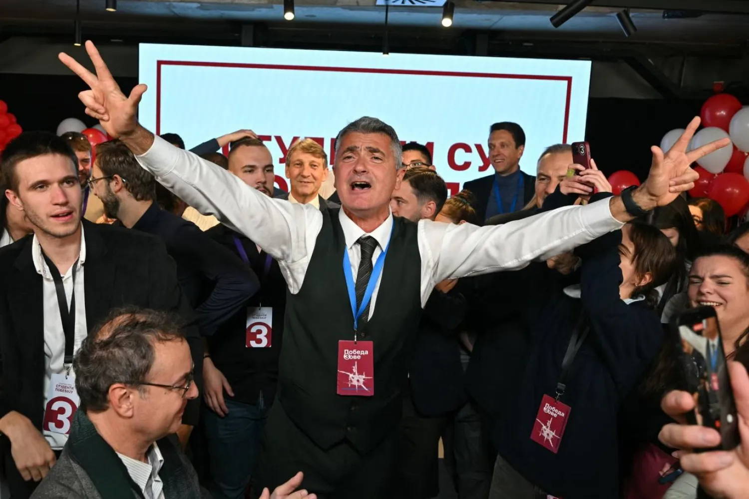 Protesto hareketi içindeki oylamada Öğrenci Listesi'nin başına kardiyolog Ilija Srdanovic getirilmişti ancak kendisinin hiyerarşik yapıdakine benzer bir politika belirleme yetkisi yok (AFP)