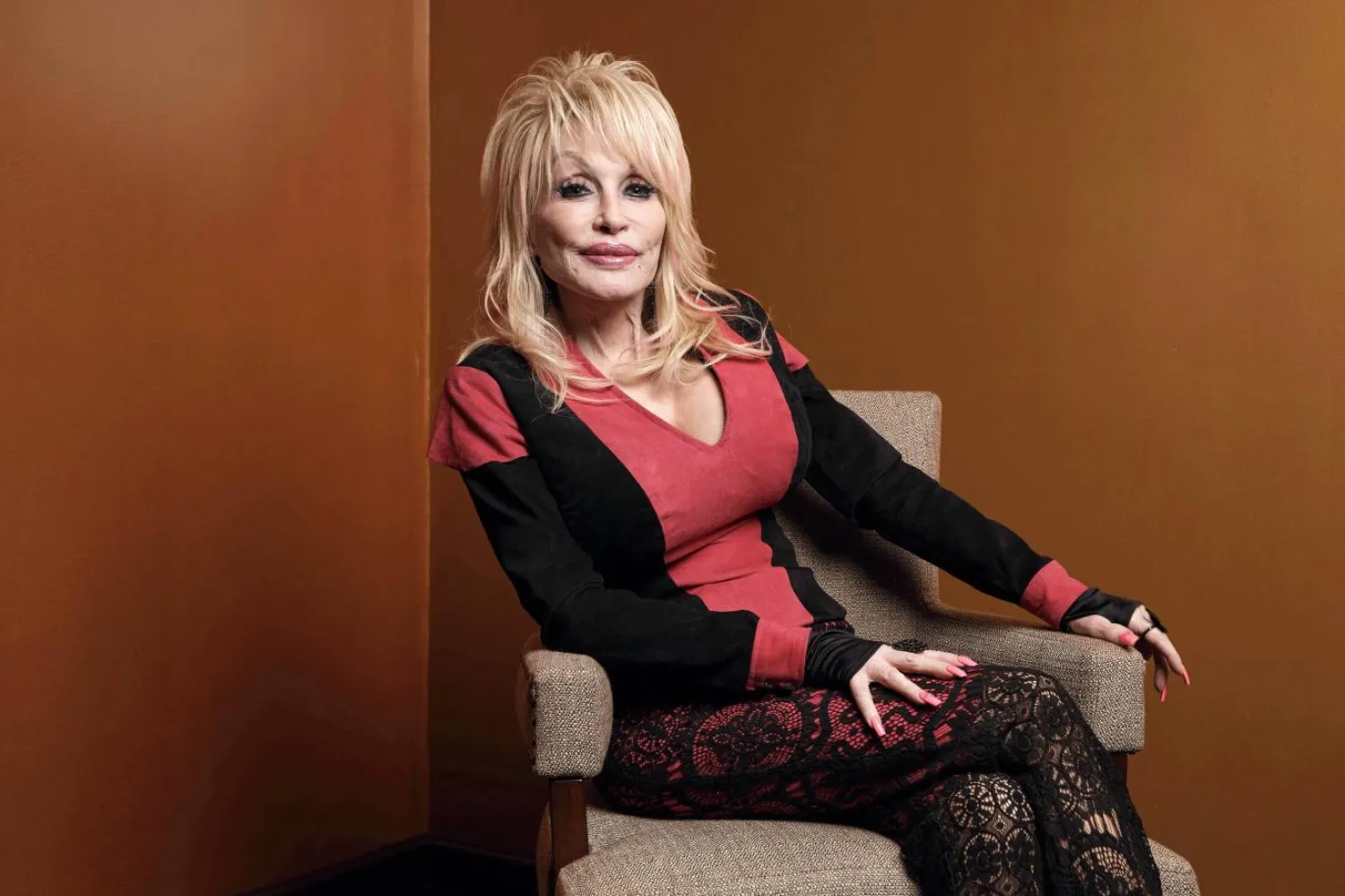 Dolly Parton'ın anı kitabı, vefatından sonra yayımlanacak (Associated Press)