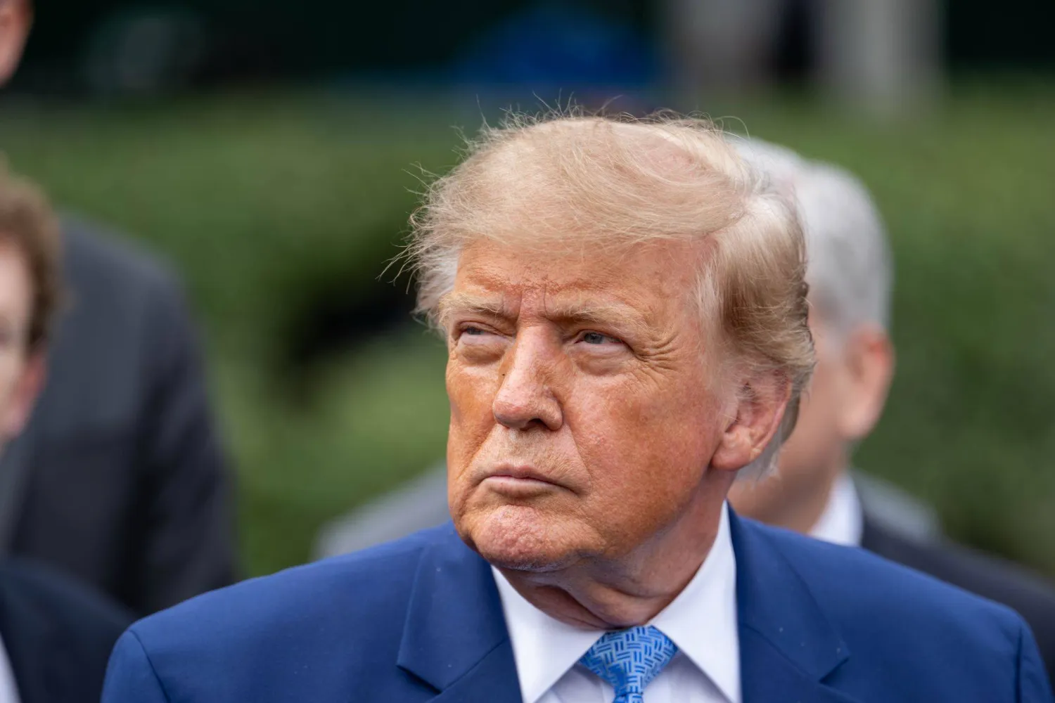 29 September 2026, US, Washington: US President Donald Trump stands at the White House during a meeting with Technology executives. Photo: Matt Kaminsky/ZUMA Press Wire/dpa