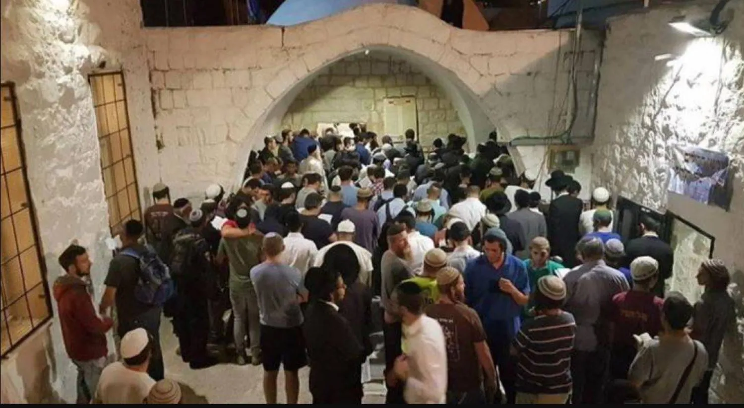 مستعمرون في «مقام يوسف» بالمنطقة الشرقية من مدينة نابلس (أرشيفية - وفا)