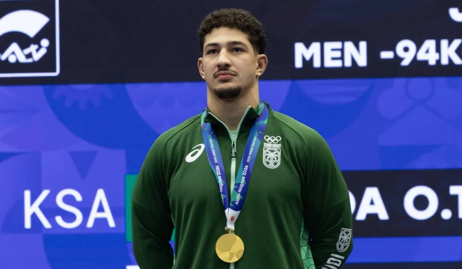 السعودي عمر ندا خلال تتويجه بالميدالية الذهبية في منافسات الجيوجيتسو لوزن تحت 94 كلغ (فريق السعودية)
