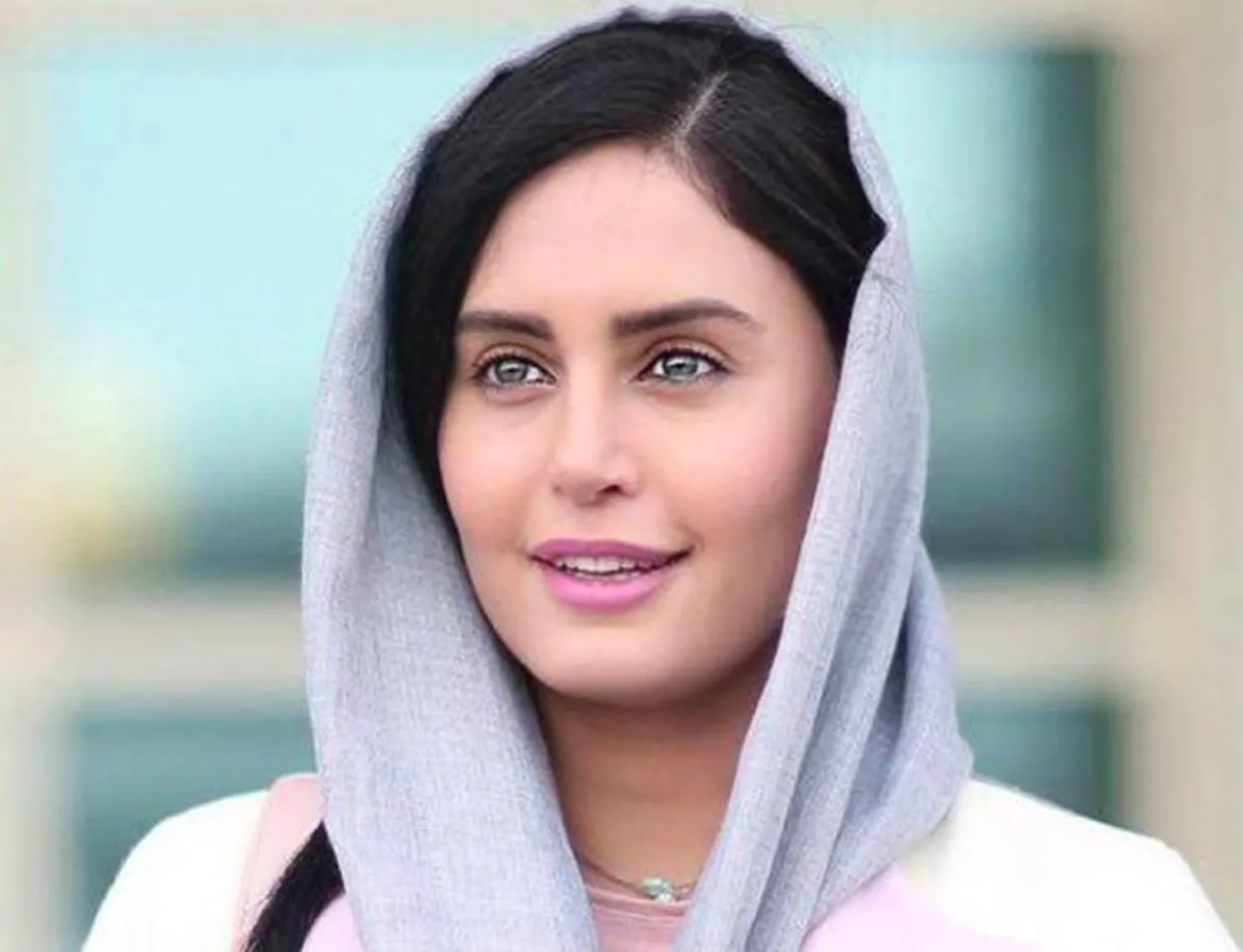 الممثلة الإيرانية إلناز شاكردوست (أرشيفية)