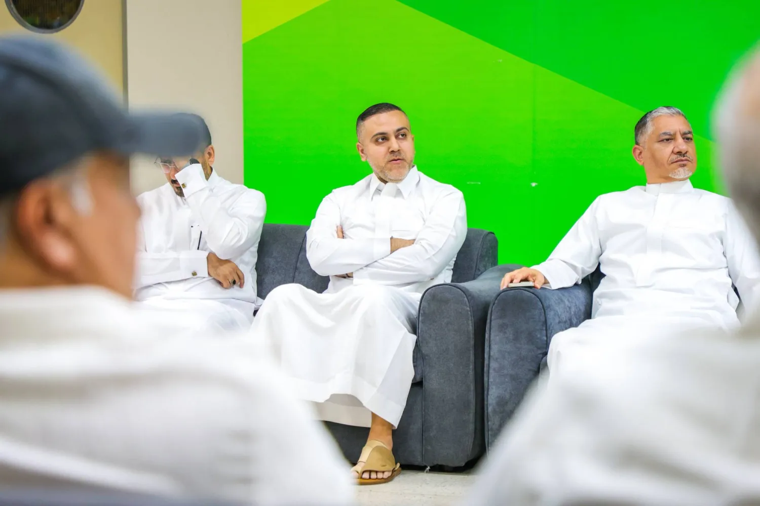 محمد الكحل خلال حفل الوداع الذي أعد له في نادي الخليج (النادي)