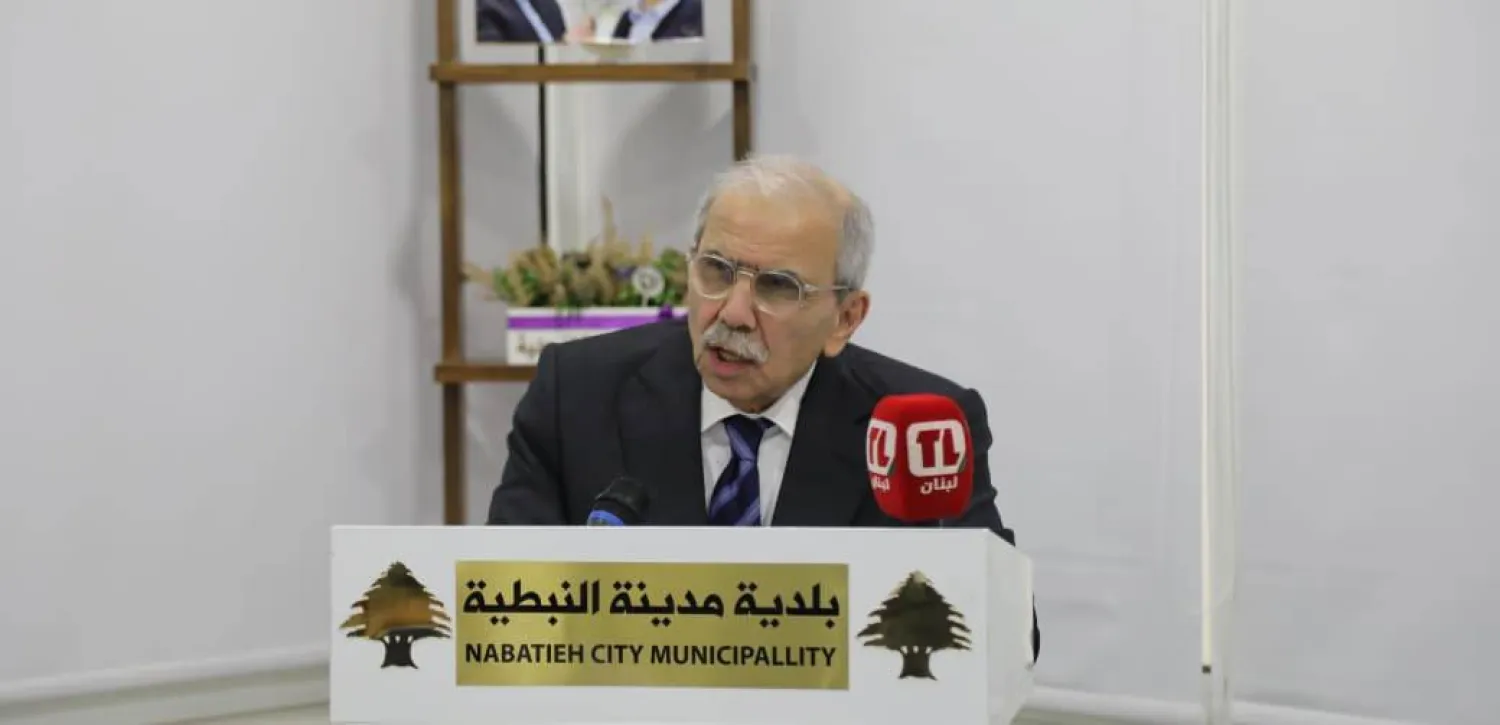 رئيس الحكومة نواف سلام متحدثاً من مقر بلدية النبطية يوم الجمعة (رئاسة الحكومة)