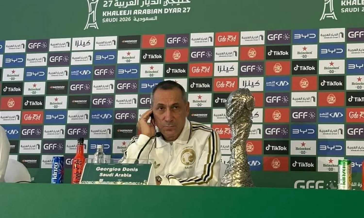 اليوناني جورجيوس دونيس مدرب المنتخب السعودي (الشرق الأوسط)