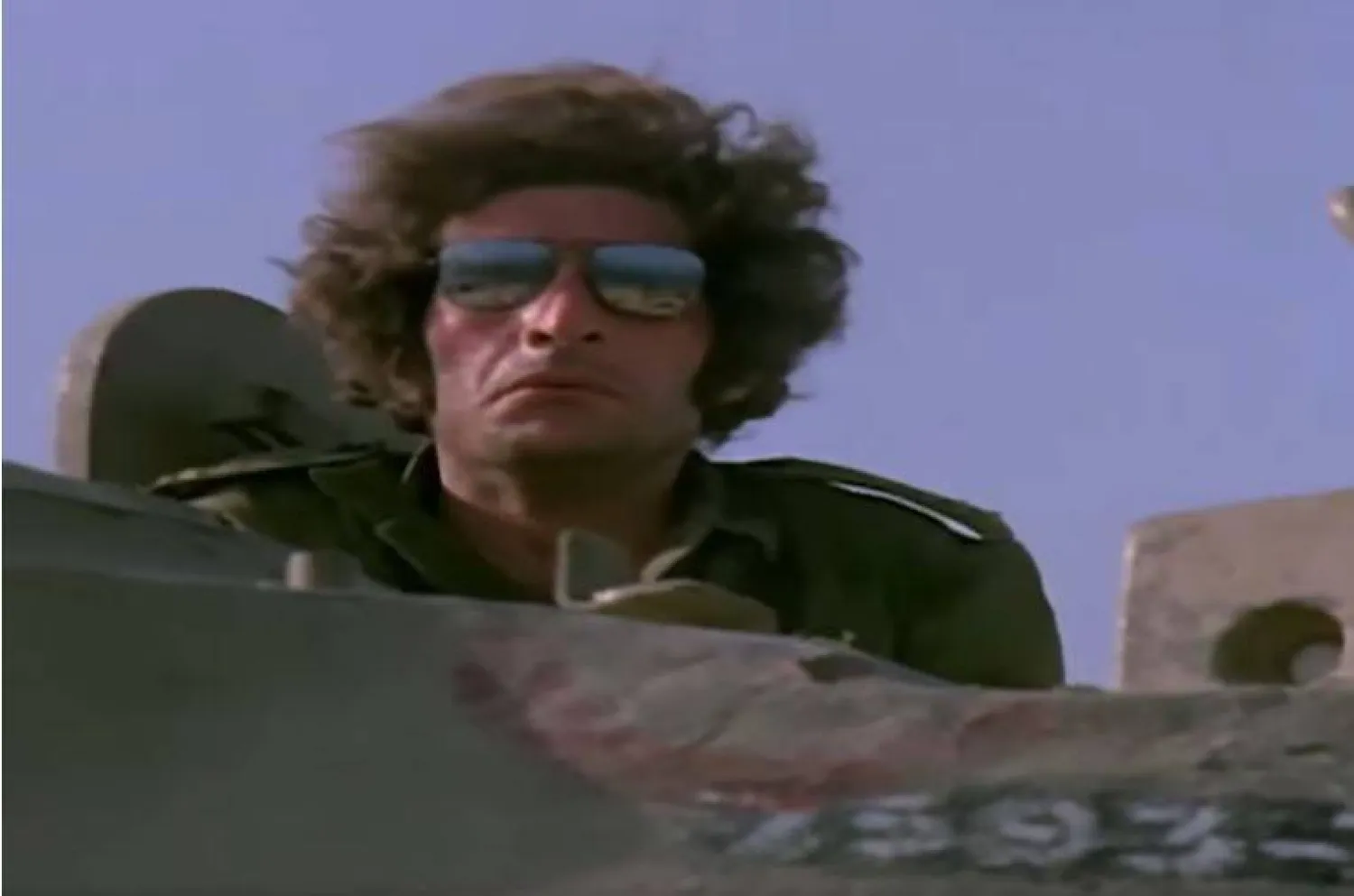 محيي إسماعيل في فيلم «الرصاصة لا تزال في جيبي» (فيسبوك)