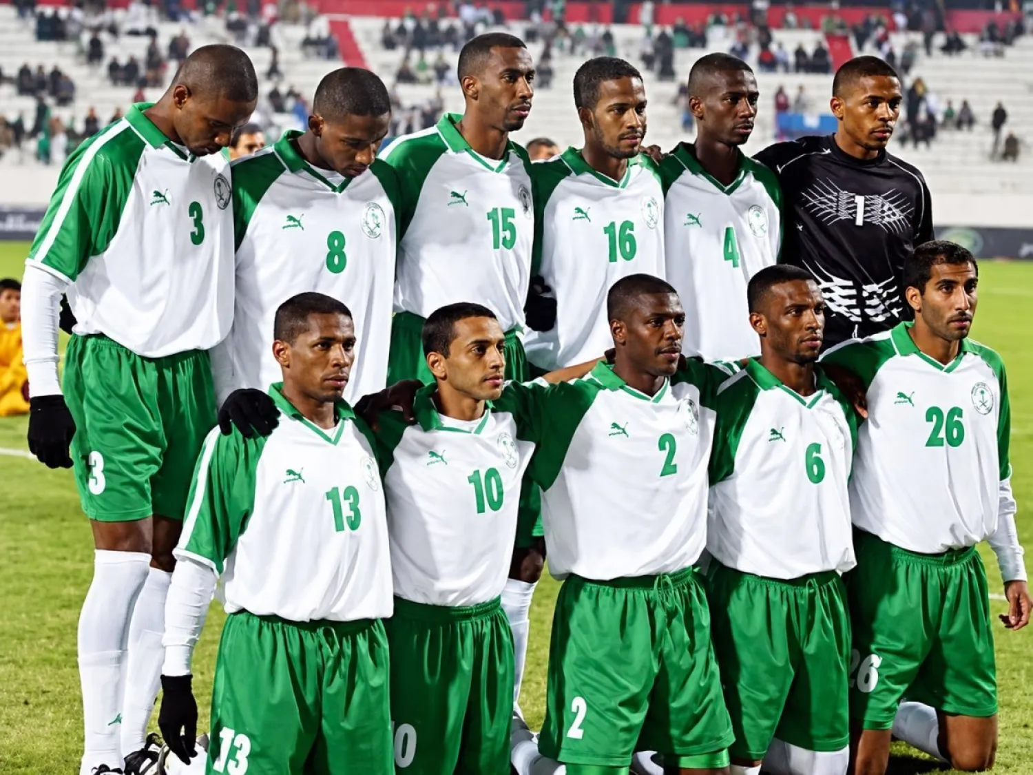 حمل نجوم «الأخضر» الكأس الخليجية الثالثة في تاريخ السعودية عام 2003 (الاتحاد السعودي)