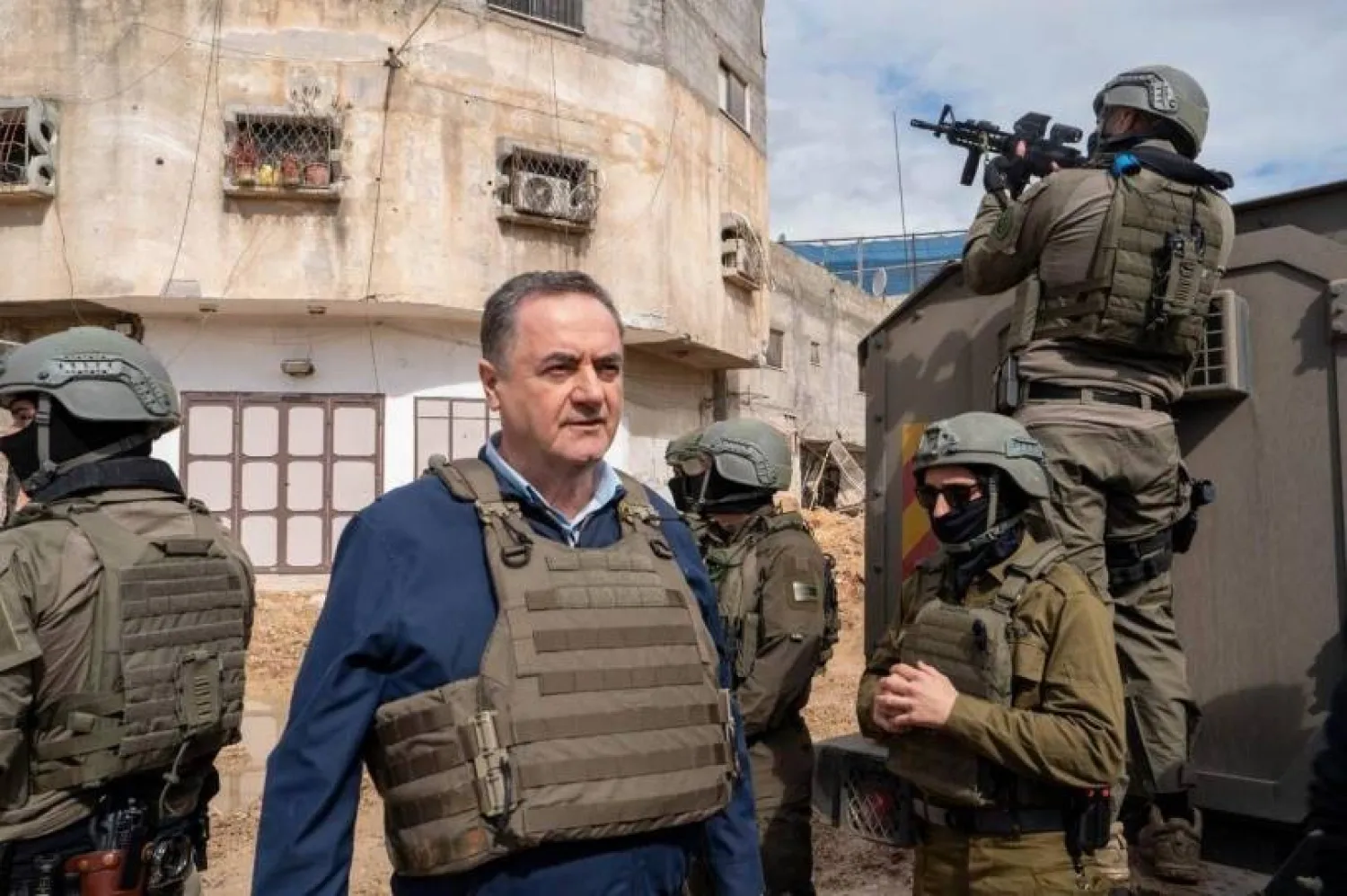 أرشيفية لوزير الدفاع الإسرائيلي يسرائيل كاتس في مخيم طولكرم بشمال الضفة (الجيش الإسرائيلي)