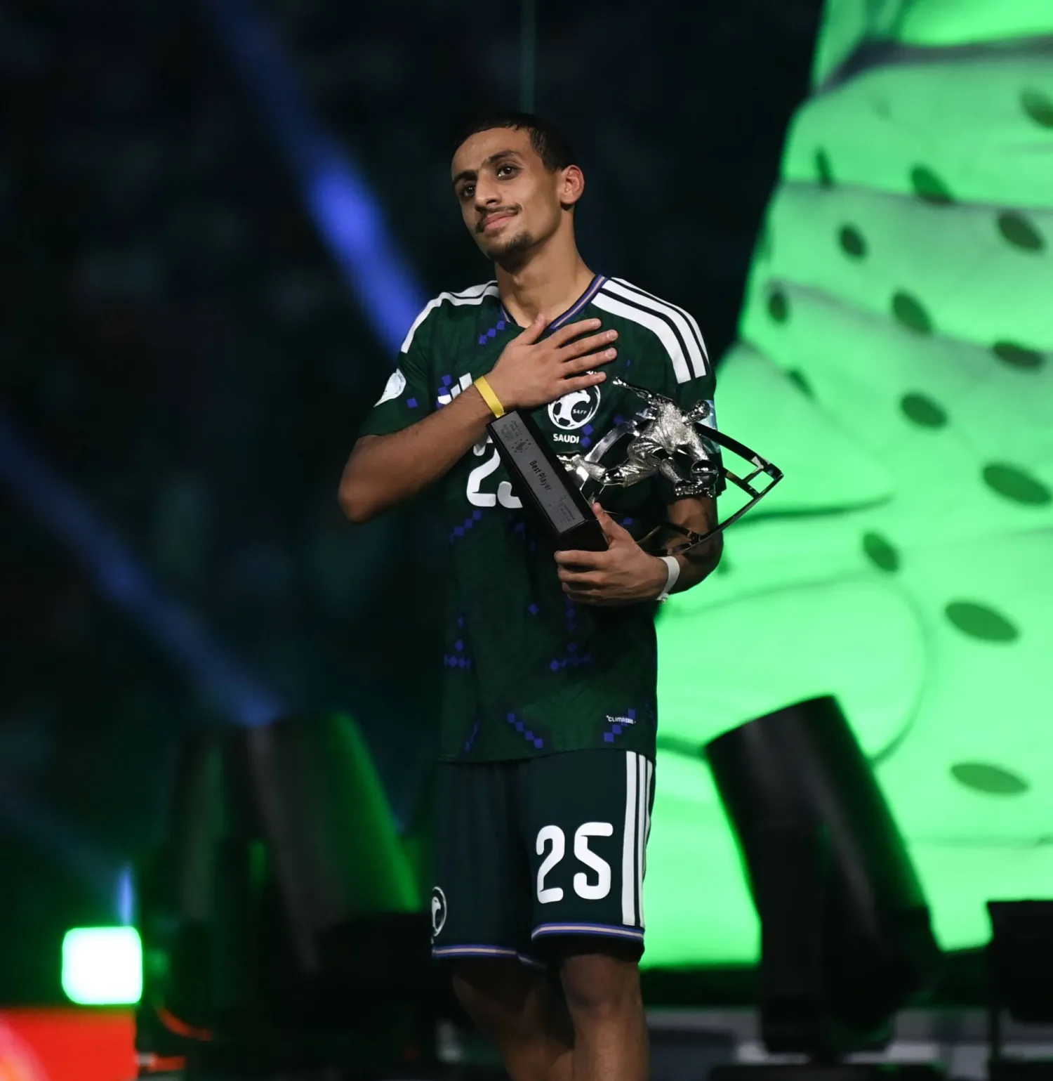 همام الهمامي توج بجائزة أفضل لاعب (تصوير: علي خمج)