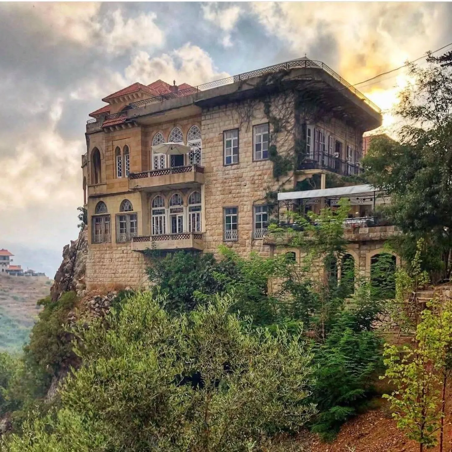 قصر مزهر (الشرق الأوسط)