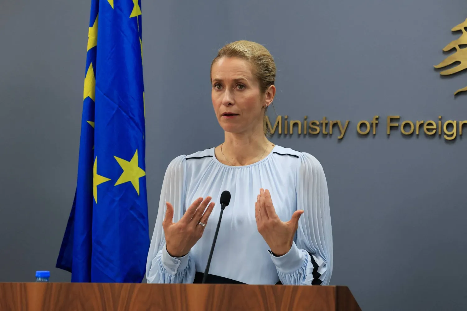 نائبة رئيسة المفوضية الأوروبية كايا كالاس تتحدث خلال مؤتمر صحافي في بيروت 8 أكتوبر 2026 (رويترز)