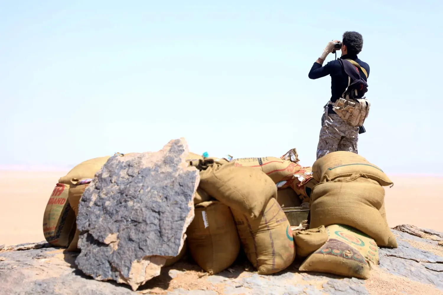Yemen güçleri Batı Sahili'ndeki kazanımlarını pekiştiriyor, Babülmendeb'deki mevzilerini güçlendiriyor