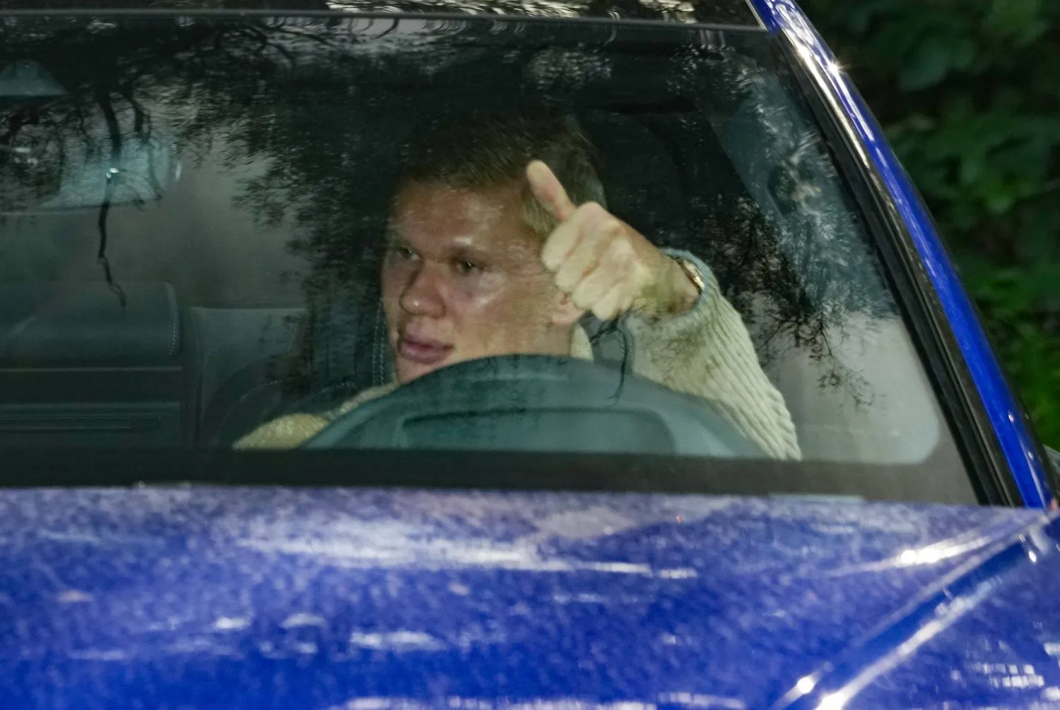 08 October 2026, United Kingdom, Manchester: Manchester City forward Erling Haaland arrives at the City Football Academy (CFA) for a training session. Photo: Martin Rickett/PA Wire/dpa