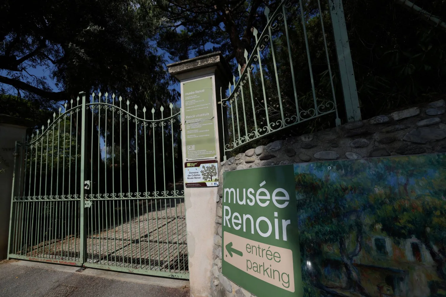 FILE PHOTO: A sign indicates the entrance of the Renoir Museum in Cagnes-sur-Mer, on the French Riviera, France, September 8, 2026. REUTERS/Manon Cruz/File Photo