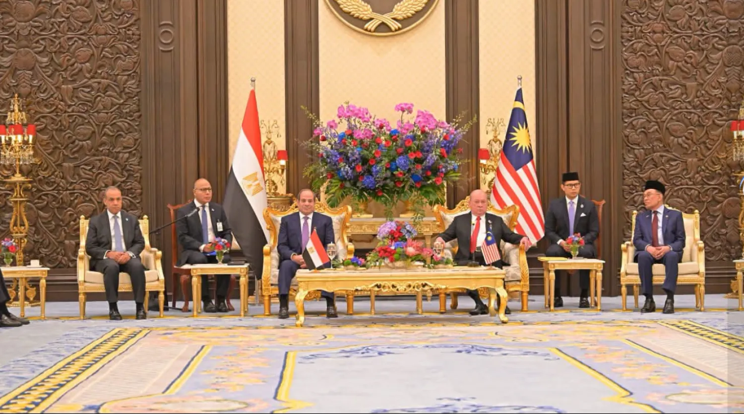 السيسي يؤكد أهمية تعزيز الشراكة مع ماليزيا في كثير من المجالات (الرئاسة المصرية)