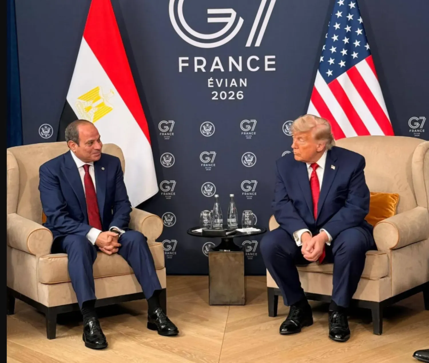 لقاء الرئيسين المصري والأميركي على هامش قمة مجموعة السبع يونيو الماضي في فرنسا (الرئاسة المصرية)