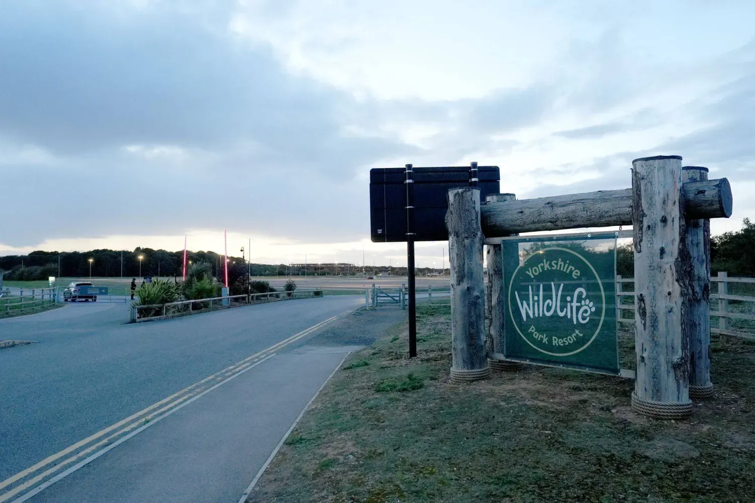 Yorkshire Wildlife Park’ın giriş kapısı. (DPA)