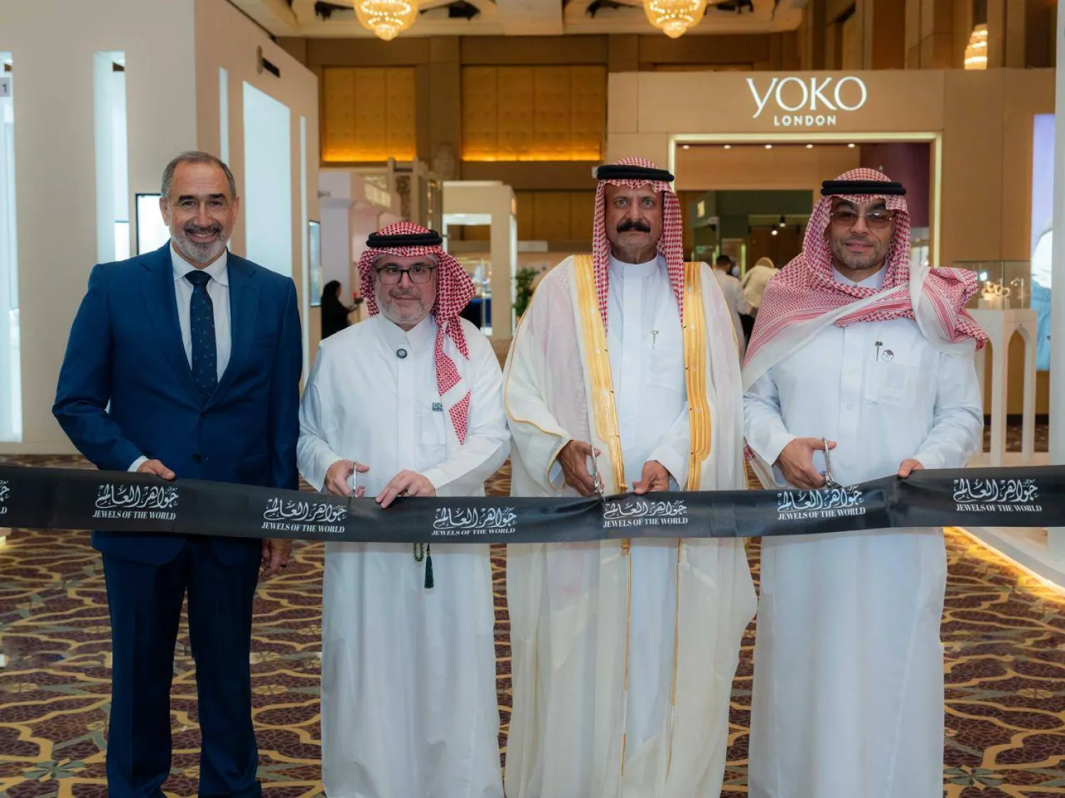 «جواهر العالم لوكس» يجمع أكثر من 200 دار للمجوهرات والساعات في الرياض