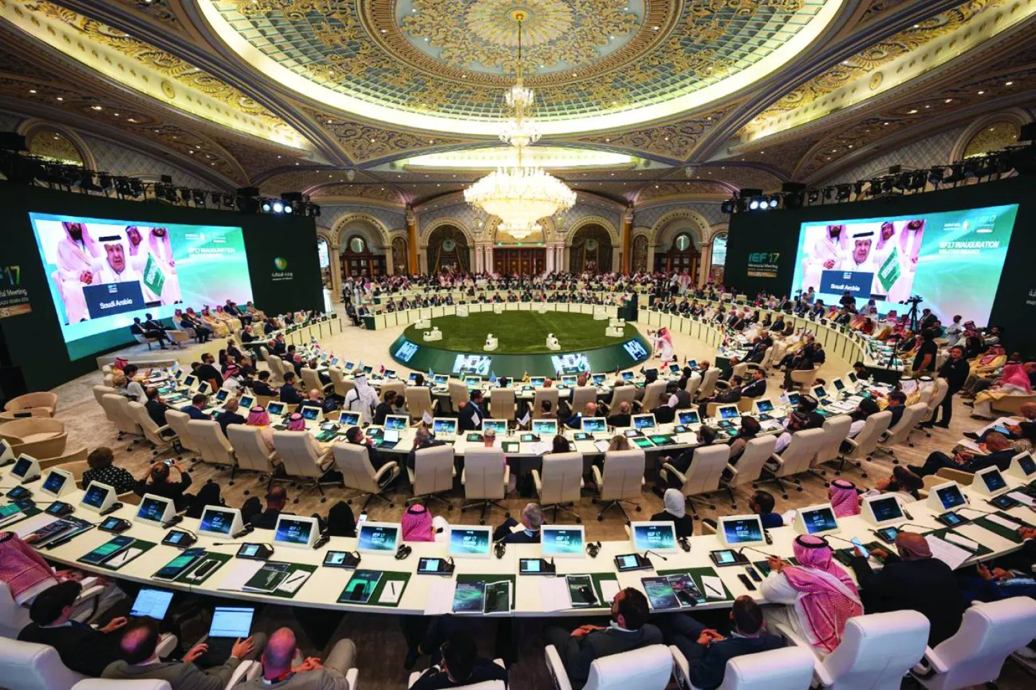 
افتتاح أعمال الاجتماع الوزاري السابع عشر لمنتدى الطاقة الدولي في الرياض أمس (وزارة الطاقة السعودية)