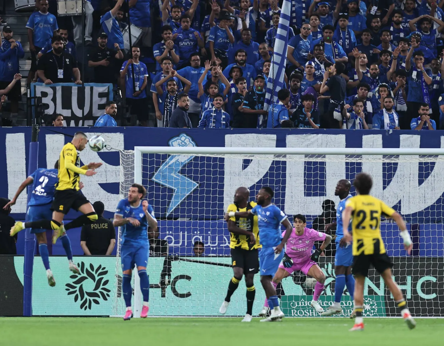 الهلال نجا بصعوبة من الضغط الاتحاد في الدقائق الأخيرة (تصوير: سعد العنزي)