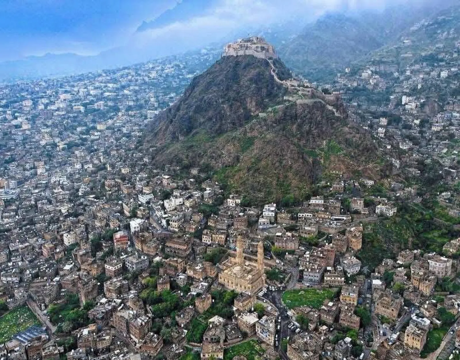 منظر عام لمدينة تعز اليمنية المحاصرة من قبل الحوثيين (إعلام محلي)
