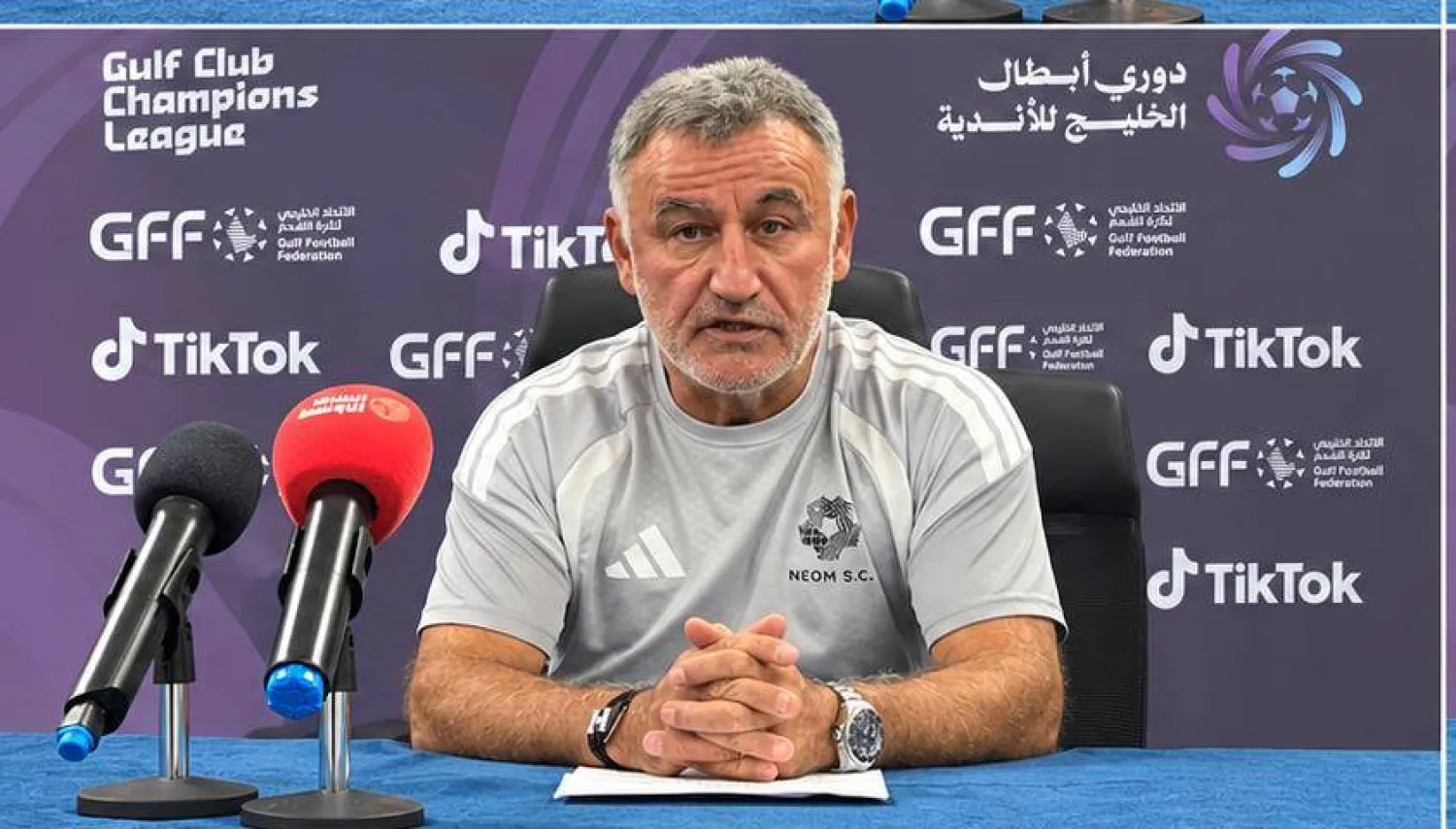الفرنسي كريستوف غالتييه مدرب نيوم (الشرق الأوسط)