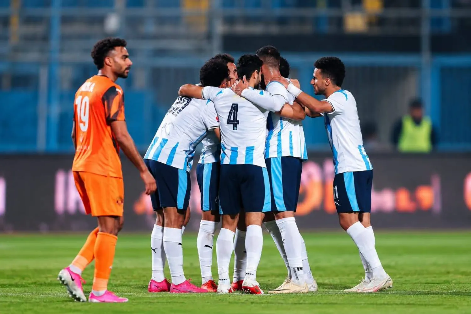 فرحة لاعبي بيراميدز بالتسجيل في مرمى سيراميكا تكررت أربع مرات (نادي بيراميدز)
