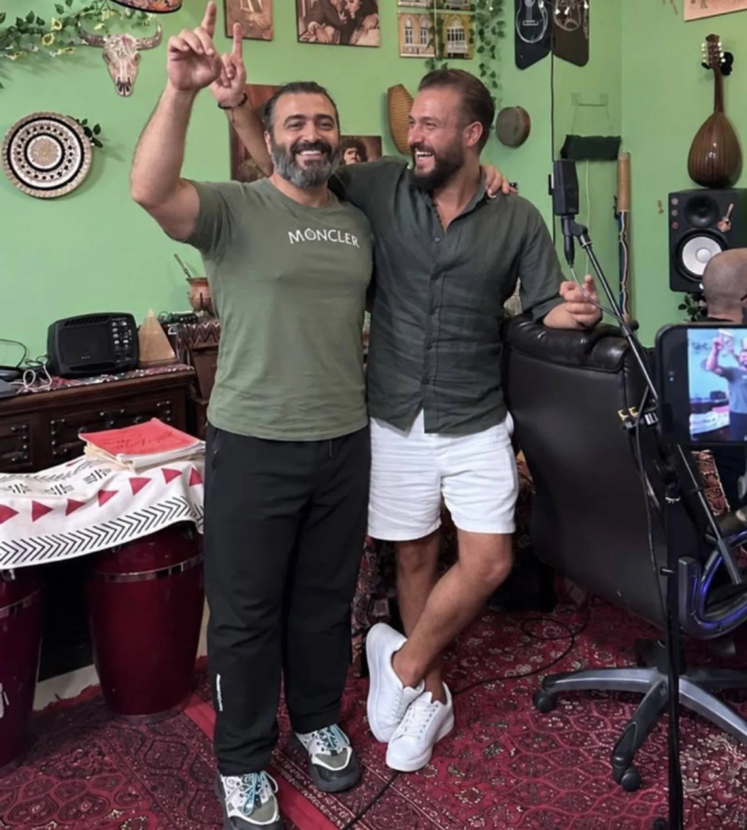 باسم سعيد يتعاون مع جاد وهبي لإحياء أغنية «تمارا» بتوزيع جديد (فيسبوك)