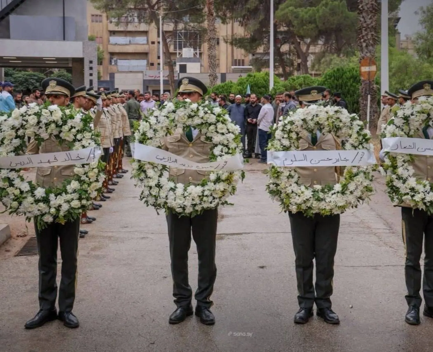  تشييع 4 عناصر أمن مساء الثلاثاء في كمين على طريق سلمية-أثريا من مشفى حماة الوطني بحضور رسمي وشعبي (مراسل الأمن في حماة)