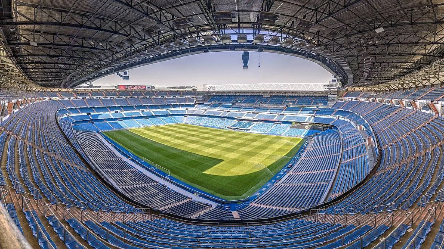 «برنابيو» و«كامب نو» ضمن ملف إسبانيا لاستضافة كأس العالم للرغبي 2035