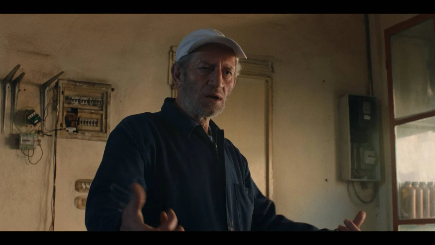 الممثل اللبناني في مشهد من الفيلم (الشركة المنتجة)