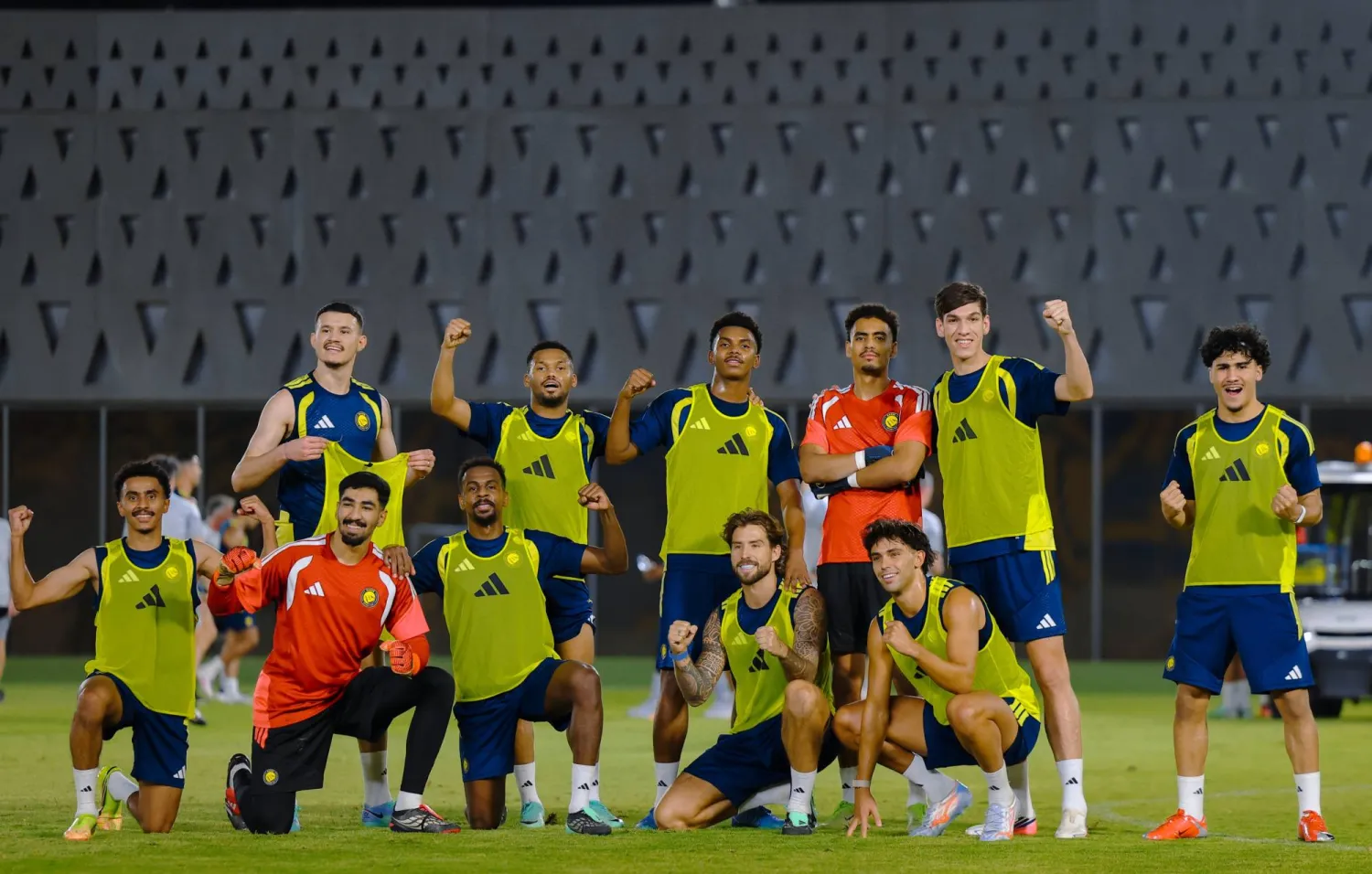 لاعبو النصر أظهروا معنويات عالية خلال التدريبات الأخيرة (نادي النصر)
