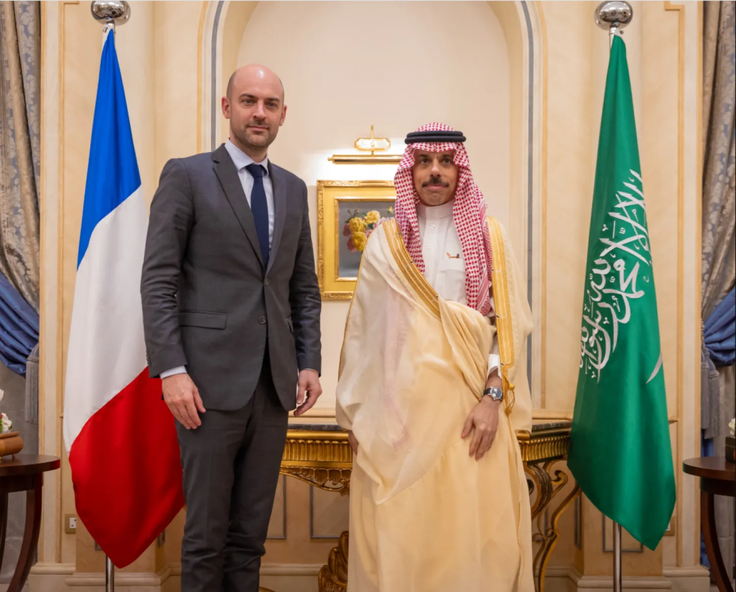 وزير الخارجية السعودي ووزير أوروبا والشؤون الخارجية الفرنسي خلال اللقاء («الخارجية» السعودية)