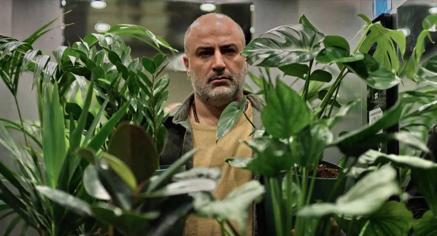 الممثل ميثاق زارع بطل فيلم «قليل من النور» (الجونة السينمائي)