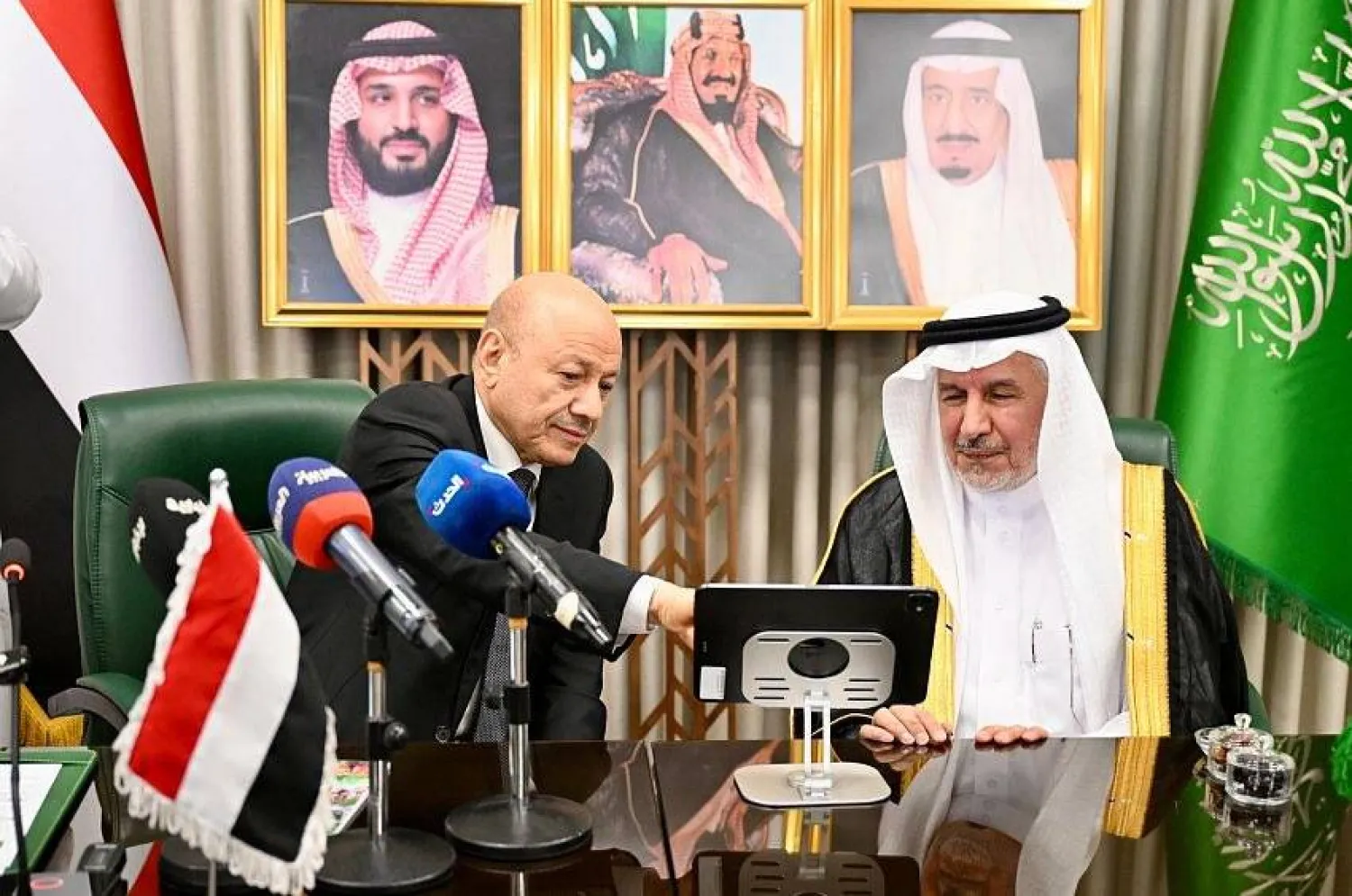 العليمي يدشن المشاريع الإنسانية الجديدة التي سينفذها «مركز الملك سلمان للإغاثة» في اليمن (سبأ)
